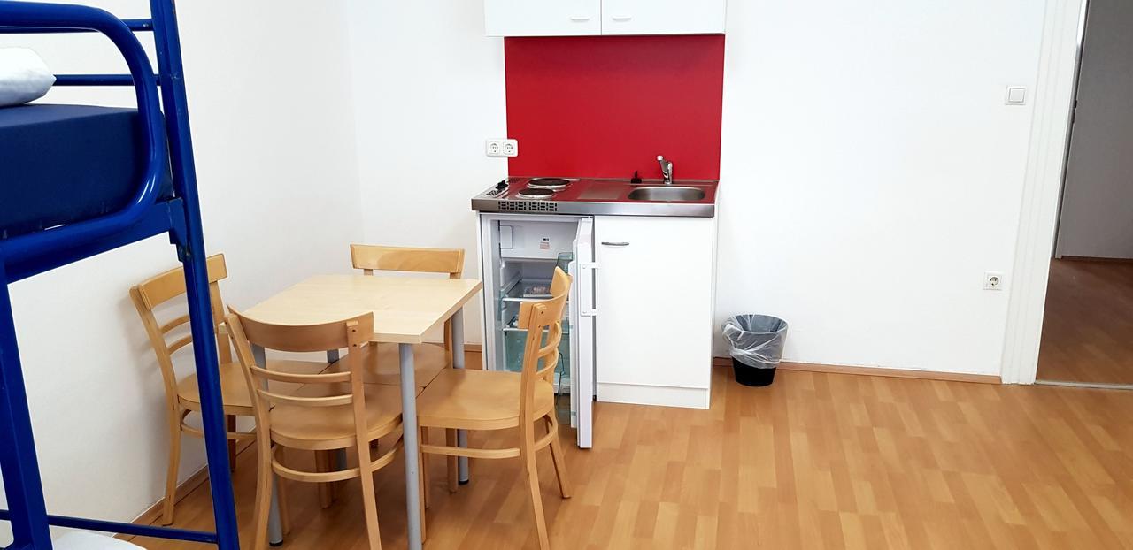 Easyroom Vienna - Low Budget Hostel ภายนอก รูปภาพ