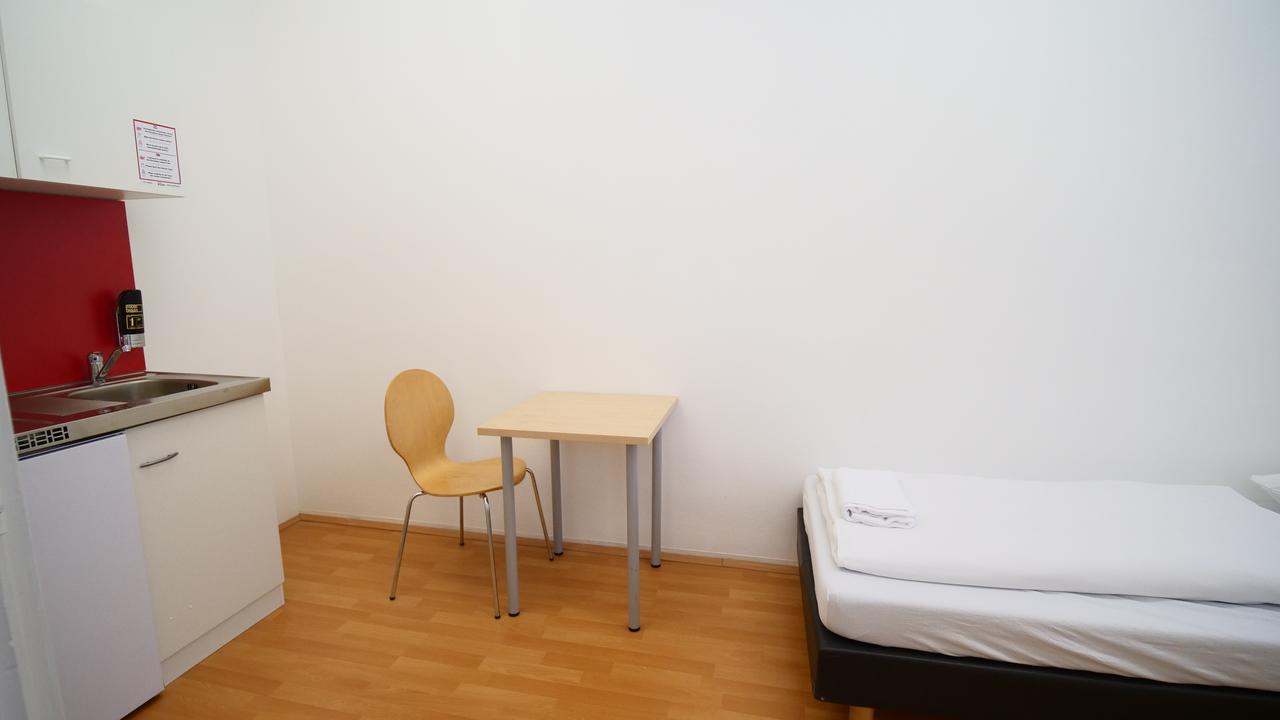 Easyroom Vienna - Low Budget Hostel ภายนอก รูปภาพ