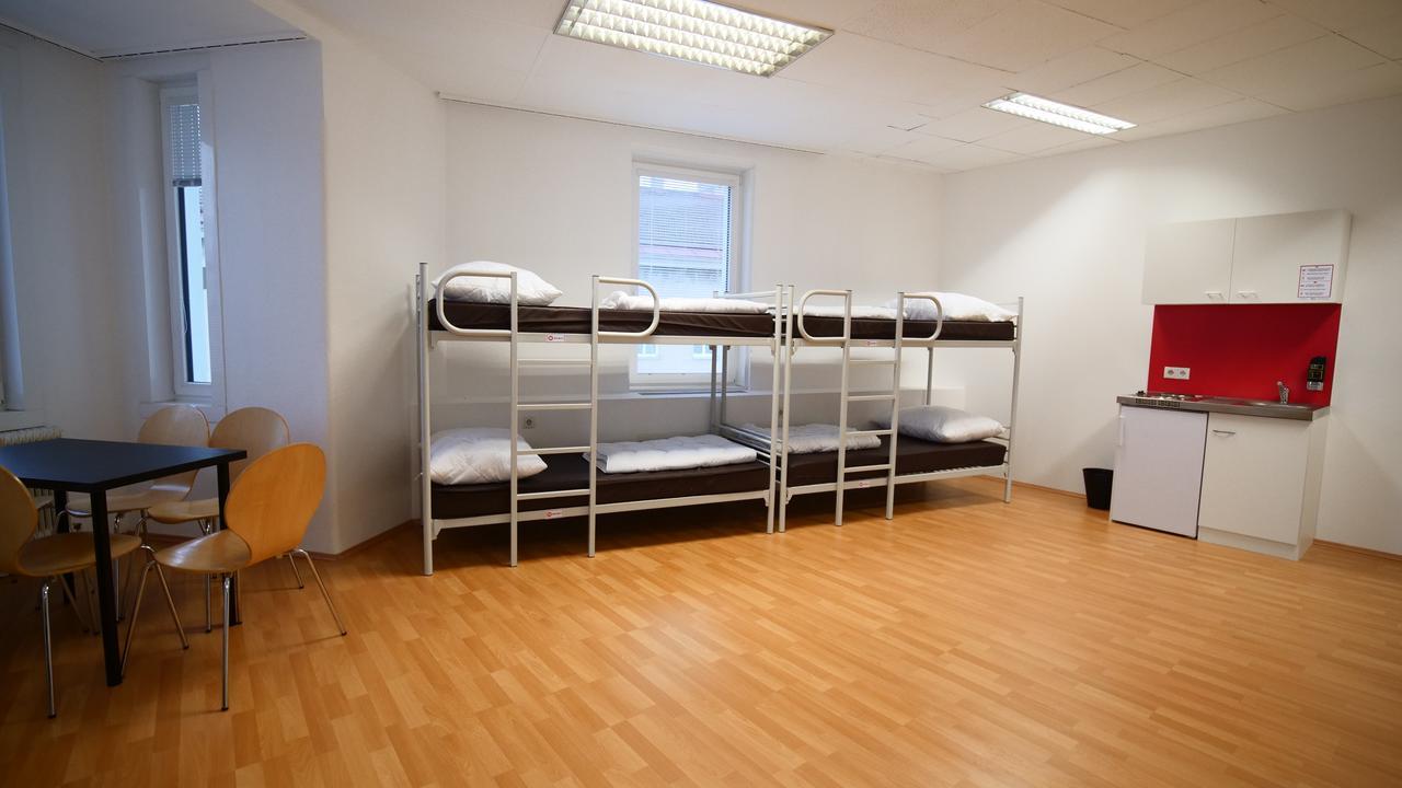 Easyroom Vienna - Low Budget Hostel ภายนอก รูปภาพ