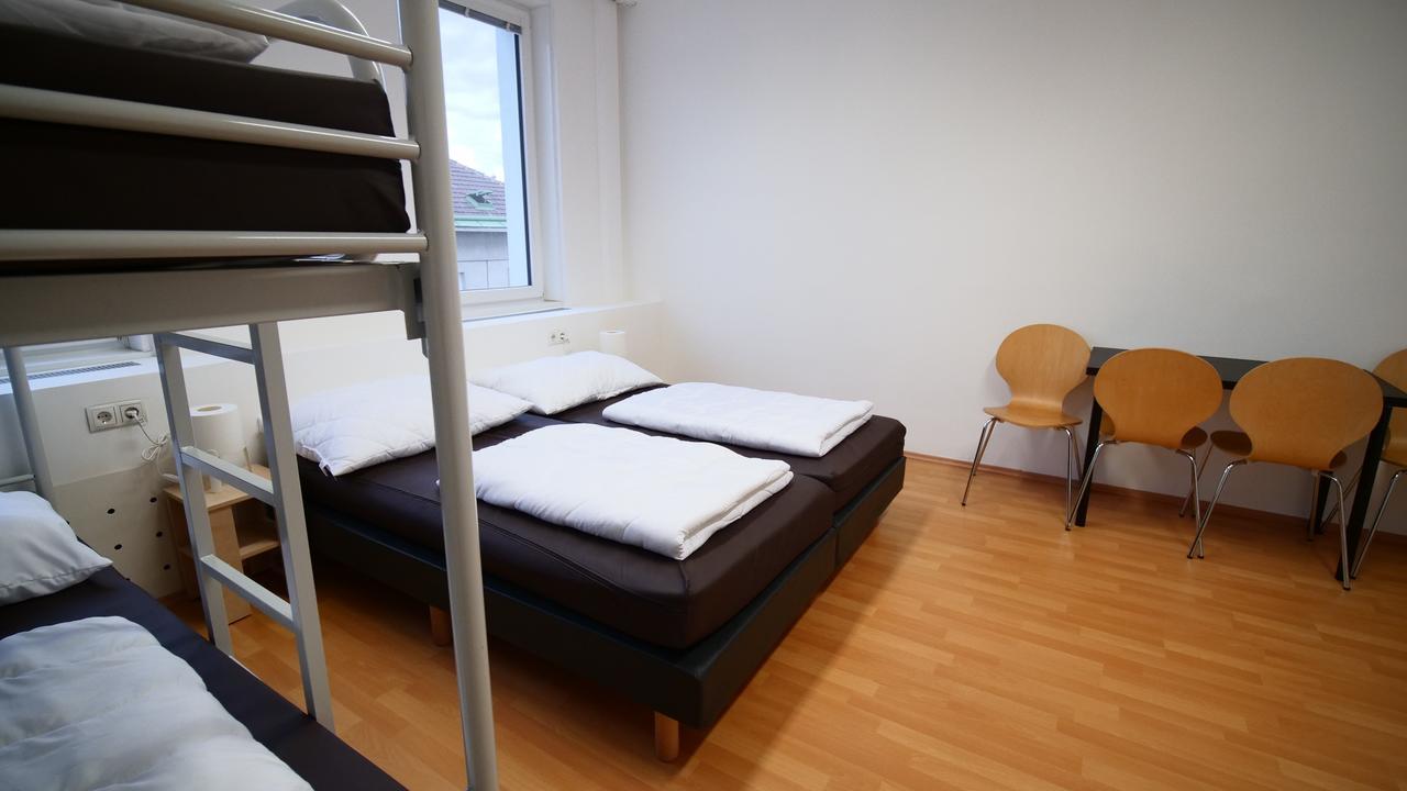 Easyroom Vienna - Low Budget Hostel ภายนอก รูปภาพ