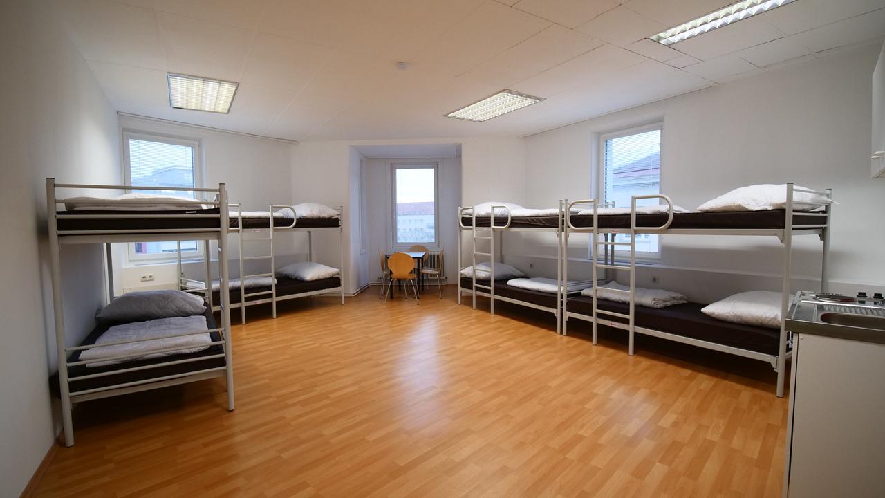 Easyroom Vienna - Low Budget Hostel ภายนอก รูปภาพ