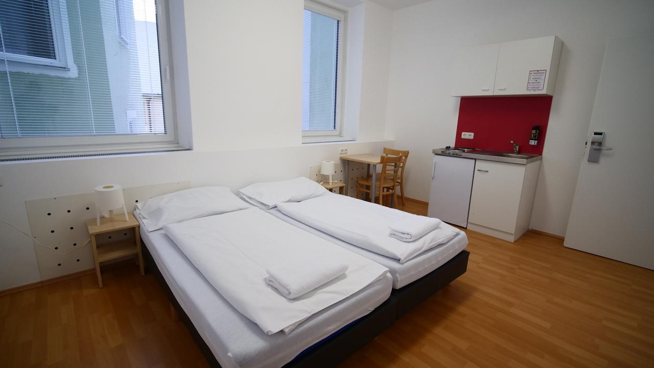 Easyroom Vienna - Low Budget Hostel ภายนอก รูปภาพ