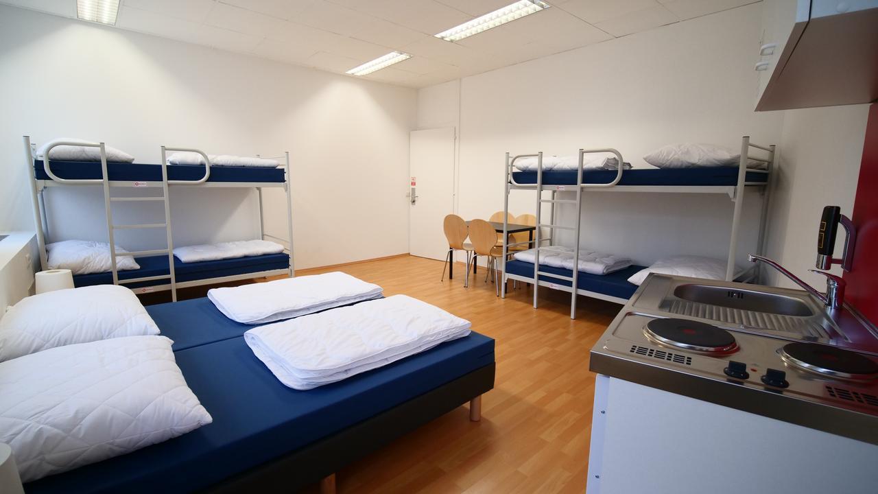 Easyroom Vienna - Low Budget Hostel ภายนอก รูปภาพ