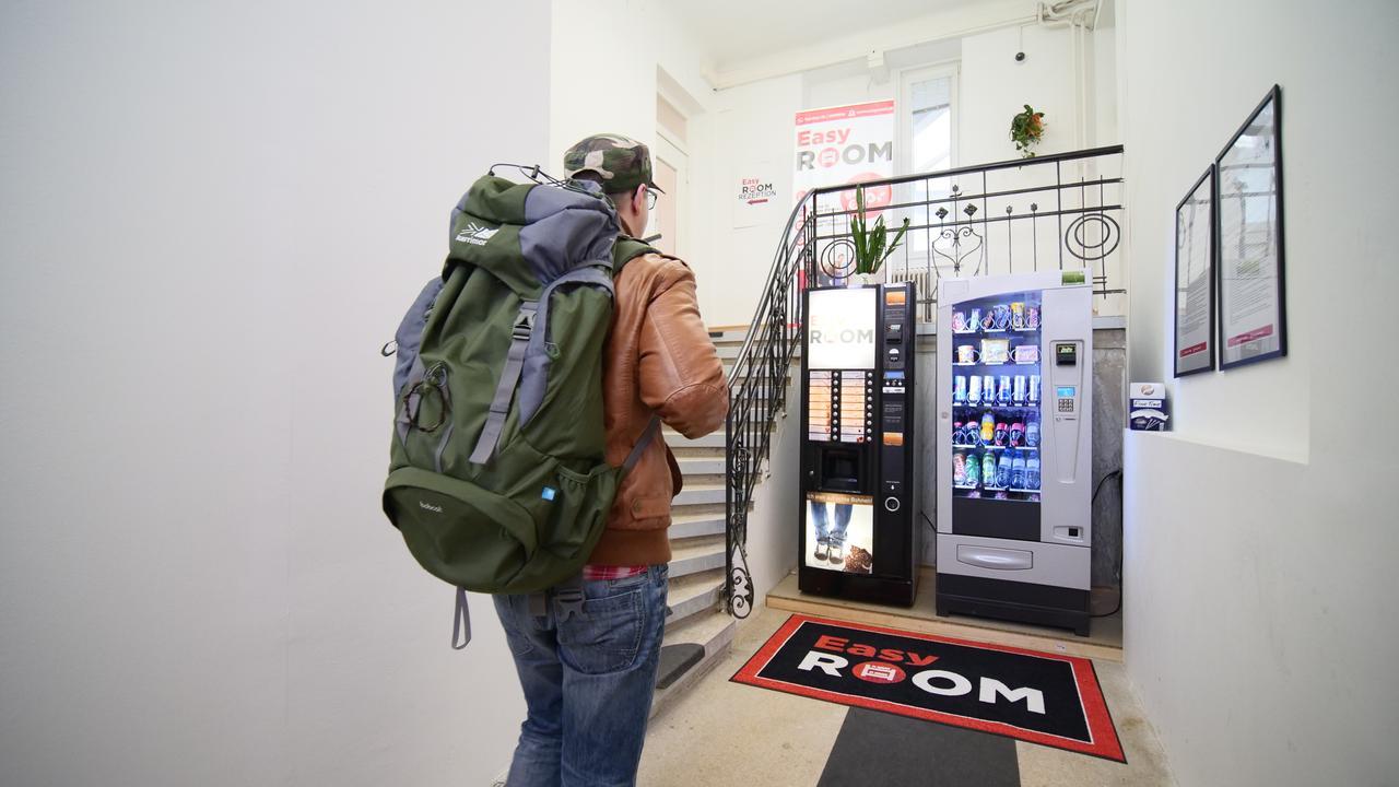 Easyroom Vienna - Low Budget Hostel ภายนอก รูปภาพ